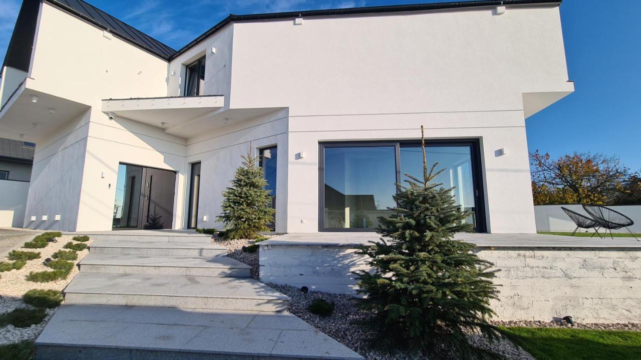 Blanca Villa