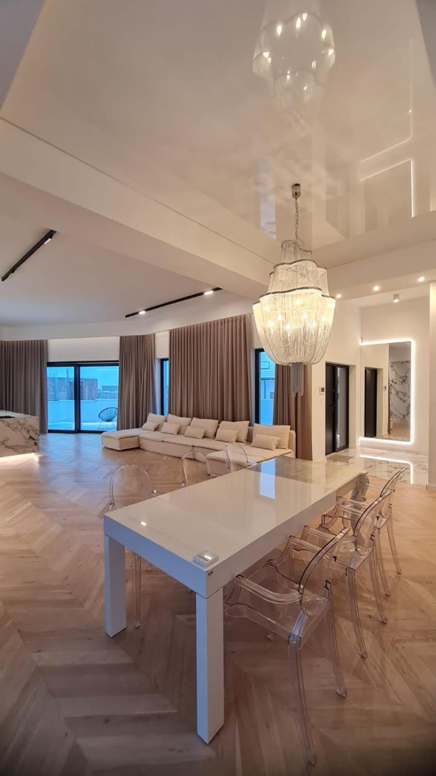 Blanca Villa *